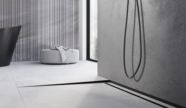 Listwa spadkowa – innowacyjne rozwiązanie w prysznicu